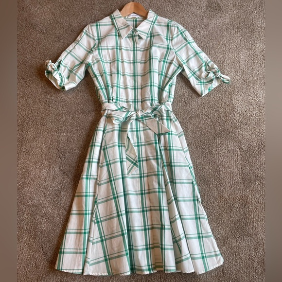 Calvin Klein Dresses & Skirts - Calvin Klein White and Green Plaid A Line Shirt Dress  Hidden Pockets 50’s style